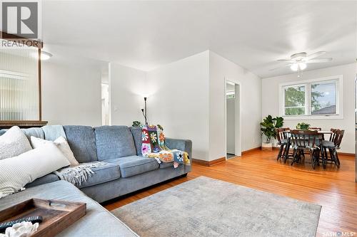 1810 Morgan Avenue, Saskatoon, SK - Indoor Photo Showing Living Room