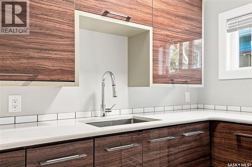 423 E Avenue S, Saskatoon, SK - Indoor Photo Showing Kitchen