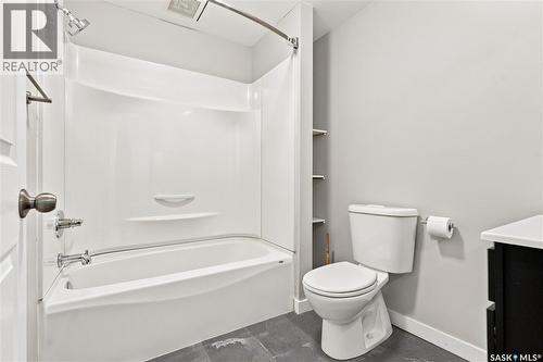 423 E Avenue S, Saskatoon, SK - Indoor Photo Showing Bathroom