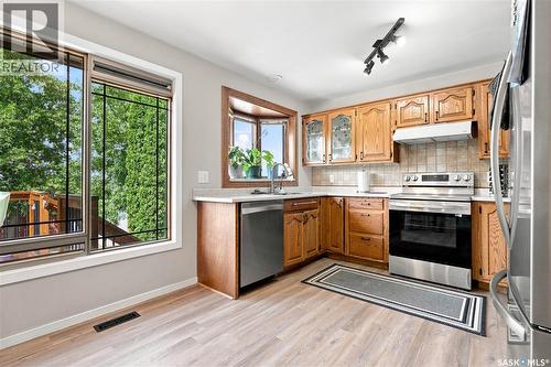 154 Delayen Crescent, Saskatoon, SK - Indoor Photo Showing Kitchen