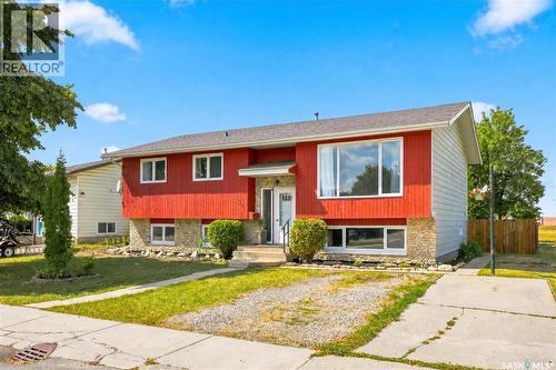 154 Delayen Crescent, Saskatoon, SK - Outdoor