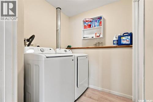 154 Delayen Crescent, Saskatoon, SK - Indoor Photo Showing Laundry Room
