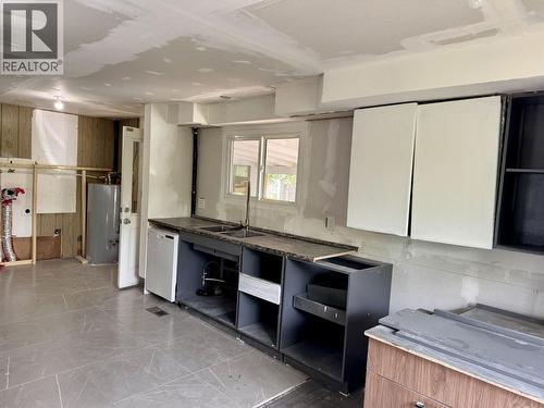 204 E 3Rd Avenue, Fort St. James, BC - Indoor Photo Showing Kitchen