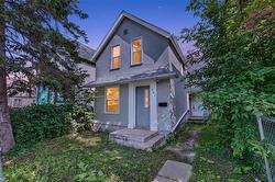287 Boyd Avenue Winnipeg, MB R2W 1N8