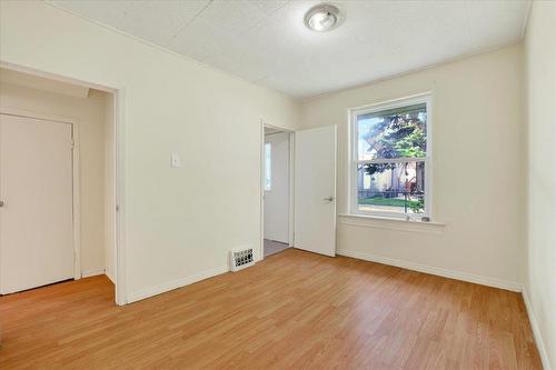 287 Boyd Avenue, Winnipeg, MB - Indoor Photo Showing Other Room
