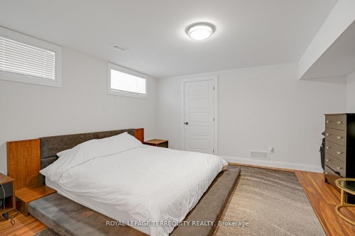 716 North Shore Boulevard E, Burlington, ON - Indoor Photo Showing Bedroom