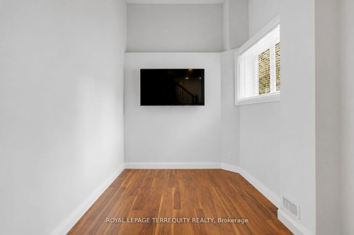 716 North Shore Boulevard E, Burlington, ON - Indoor Photo Showing Other Room
