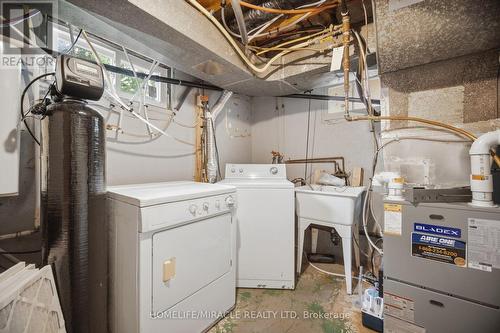 199 Allen Street E, Waterloo, ON - Indoor Photo Showing Laundry Room