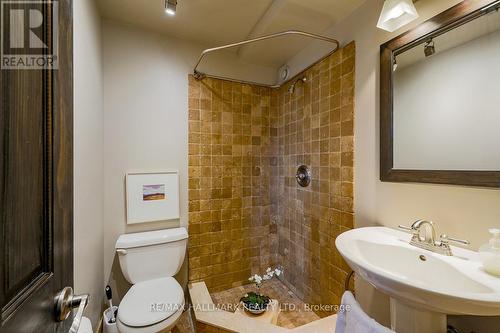 2 Ledge Road, Toronto, ON - Indoor Photo Showing Bathroom