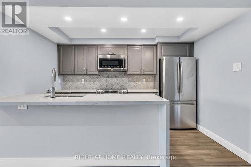 406 - 356 Mcrae Drive, Toronto, ON - Indoor Photo Showing Kitchen