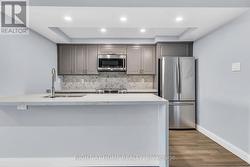 406 - 356 MCRAE DRIVE Toronto, ON M4G 4G4