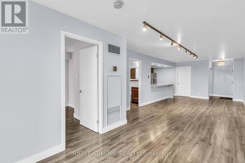 406 - 356 Mcrae Drive, Toronto, ON - Indoor Photo Showing Other Room