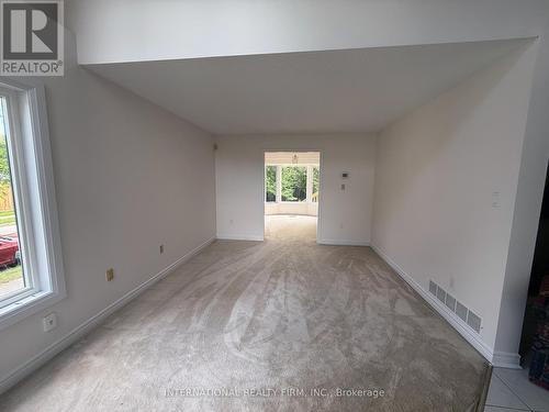 43 Falconridge Drive, Hamilton, ON - Indoor Photo Showing Other Room