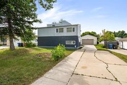 14 Mansard Close  Winnipeg, MB R2P 0C3