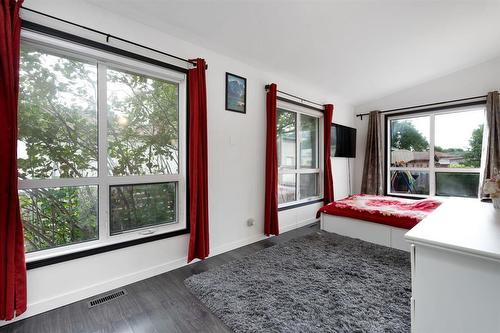14 Mansard Close, Winnipeg, MB - Indoor