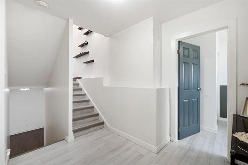 14 Mansard Close, Winnipeg, MB - Indoor Photo Showing Other Room