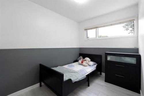 14 Mansard Close, Winnipeg, MB - Indoor Photo Showing Bedroom