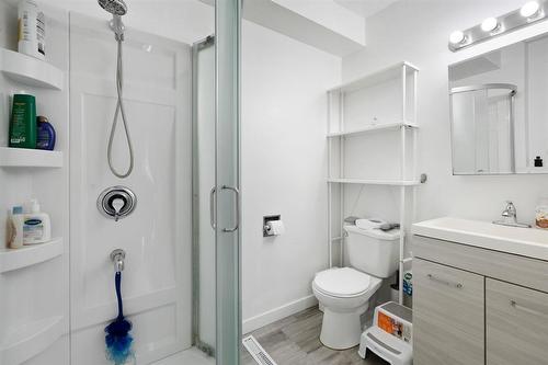 14 Mansard Close, Winnipeg, MB - Indoor Photo Showing Bathroom