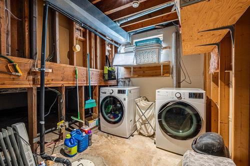 14 Mansard Close, Winnipeg, MB - Indoor Photo Showing Laundry Room