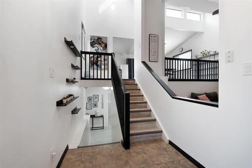 14 Mansard Close, Winnipeg, MB - Indoor Photo Showing Other Room