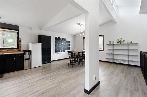 14 Mansard Close, Winnipeg, MB - Indoor