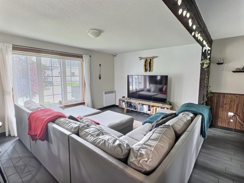Salon - 309 11E Rue, Val-D'Or, QC - Indoor Photo Showing Living Room