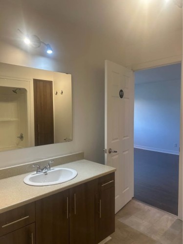 Salle de bains - D-20 7E Avenue, Beauharnois, QC - Indoor Photo Showing Bathroom