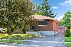 522 DUNKIRK AVENUE  Oshawa, ON L1H 3G7