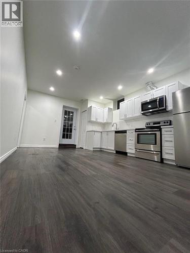 31 Sofitel Drive, Kitchener, ON - Indoor Photo Showing Kitchen