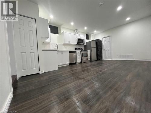 31 Sofitel Drive, Kitchener, ON - Indoor Photo Showing Kitchen