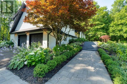 2340 Britannia Road, Burlington, ON - Outdoor