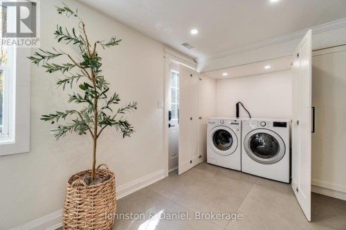 2340 Britannia Road, Burlington, ON - Indoor Photo Showing Laundry Room