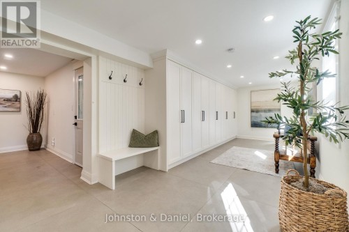 2340 Britannia Road, Burlington, ON - Indoor Photo Showing Other Room