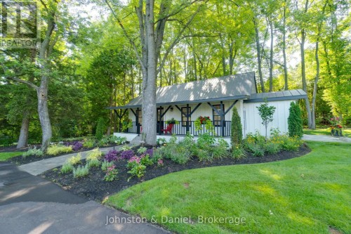 2340 Britannia Road, Burlington, ON - Outdoor With Deck Patio Veranda