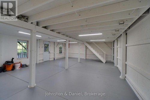 2340 Britannia Road, Burlington, ON - Indoor Photo Showing Other Room