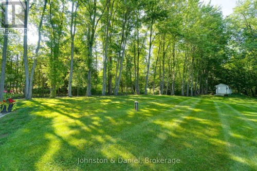 2340 Britannia Road, Burlington, ON - Outdoor