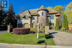 7 LEGACY COURT Toronto, ON M2L 2Y7