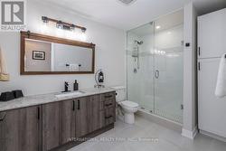 Main Bathroom - 