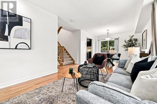 5 Rich Crescent, Whitby, ON - Indoor Photo Showing Living Room