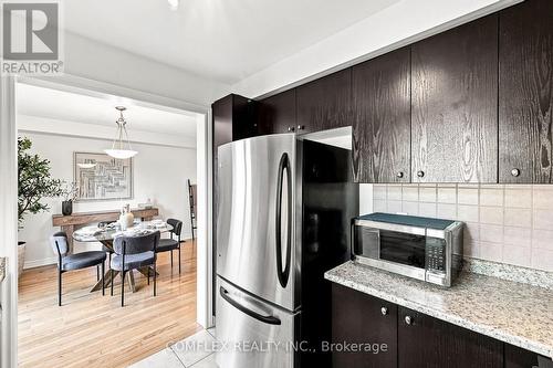 5 Rich Crescent, Whitby, ON - Indoor Photo Showing Kitchen