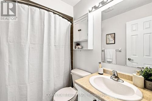 5 Rich Crescent, Whitby, ON - Indoor Photo Showing Bathroom