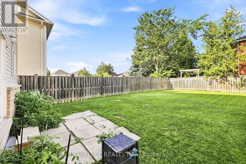 5 Rich Crescent, Whitby, ON - Outdoor