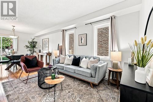 5 Rich Crescent, Whitby, ON - Indoor Photo Showing Living Room