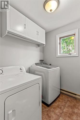 Main Floor Half Bath with Laundry - 14 Bindon Place, St John'S, NL - Indoor Photo Showing Laundry Room