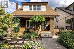 57 BALSAM Avenue S  Hamilton, ON L8M 3B2