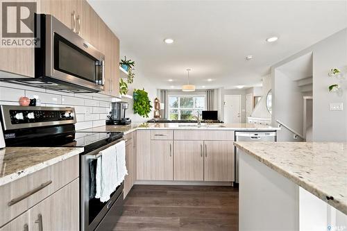 5485 Cade Street E, Regina, SK - Indoor Photo Showing Kitchen With Upgraded Kitchen