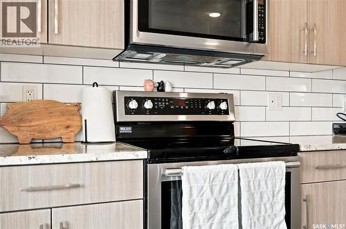 5485 Cade Street E, Regina, SK - Indoor Photo Showing Kitchen
