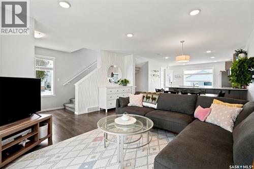 5485 Cade Street E, Regina, SK - Indoor Photo Showing Living Room