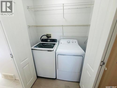 3287 Woodhams Drive, Regina, SK - Indoor Photo Showing Laundry Room