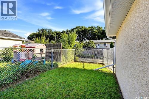 5871 Mckinley Avenue, Regina, SK - Outdoor